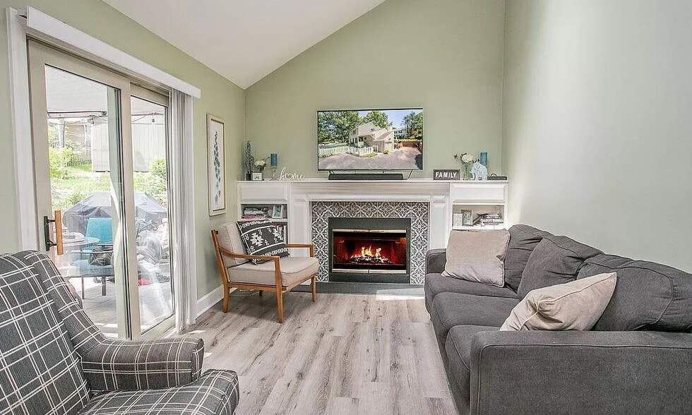 Building Photo - 295 Sugartown Rd