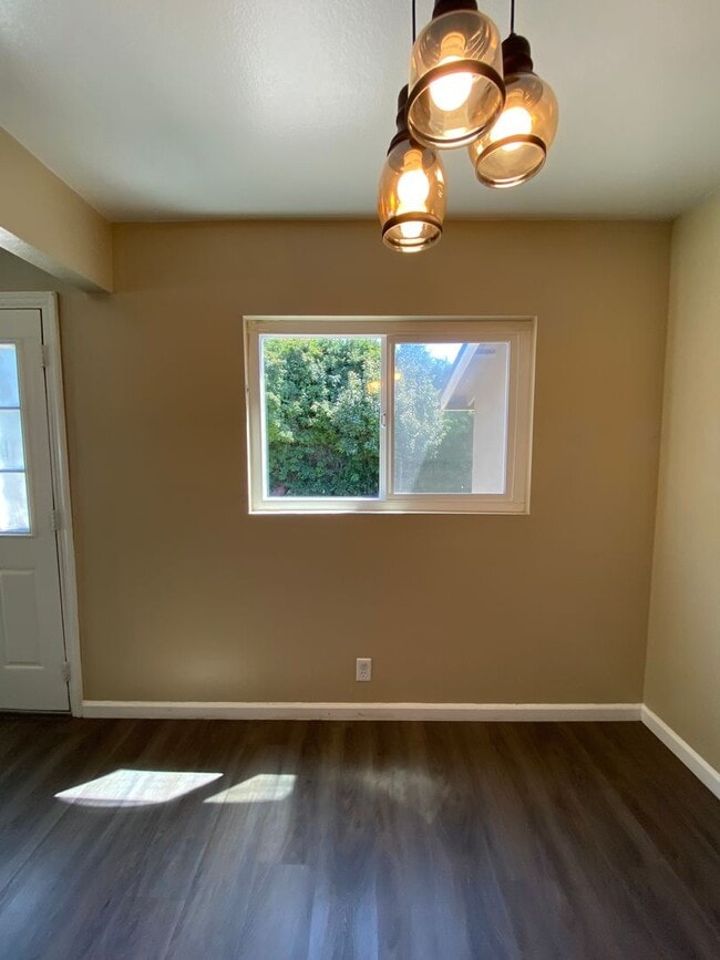 Building Photo - Updated Single Story Home Located in Orcut...