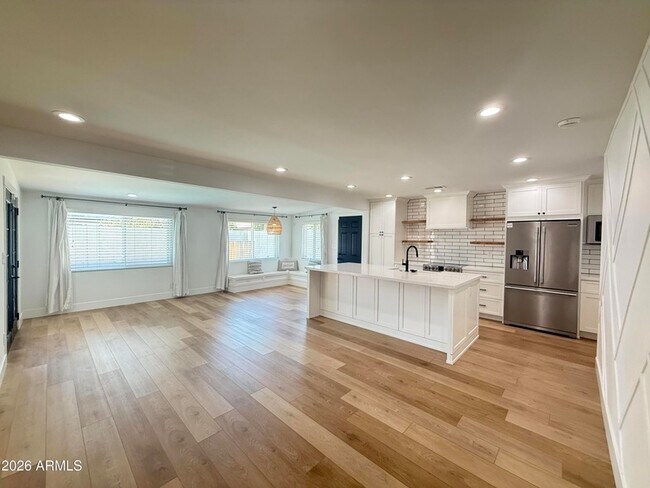 Building Photo - 1363 W Los Lagos Vista