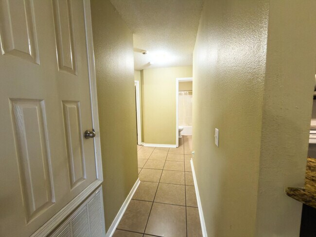 Building Photo - 9760 Seafarer's Way