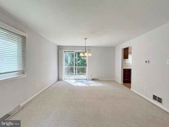 Building Photo - 29080 Autumnwood Dr