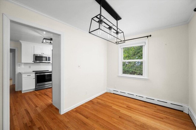 Building Photo - 714 Forest Ave