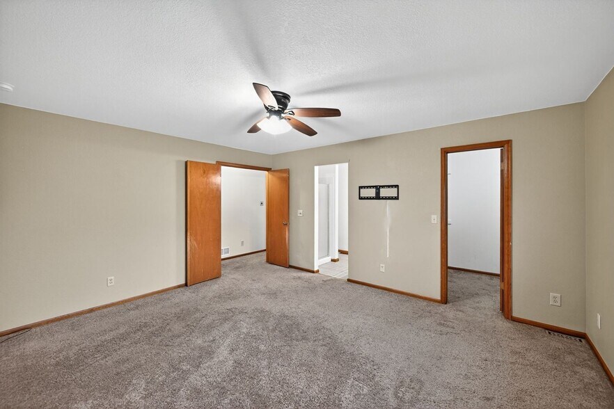 Building Photo - 4822 W 69th Dr