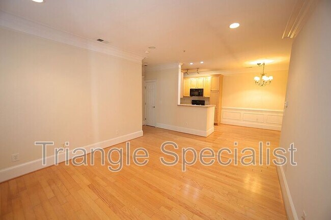 Building Photo - 900 Canenaugh Dr