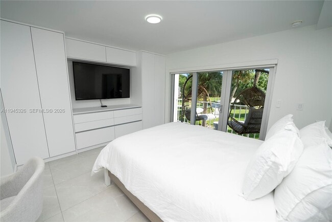 Building Photo - 881 Ocean Dr