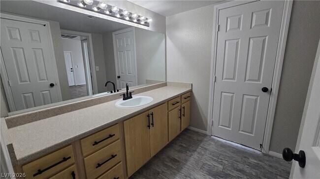 Building Photo - 6955 N Durango Dr