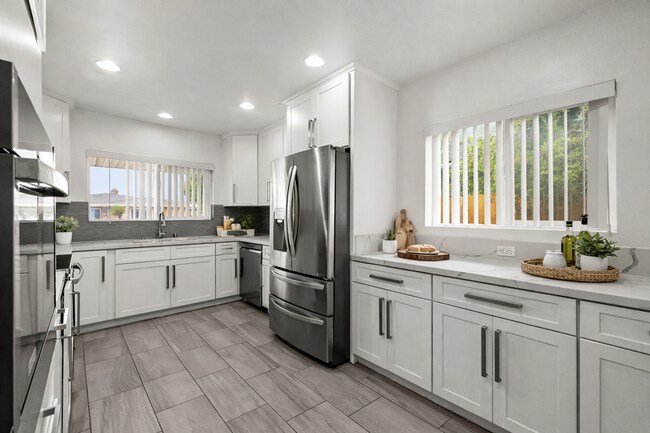 Building Photo - 5528-5530 Dorothy Drive