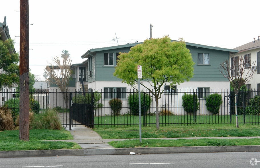 Building Photo - Woodman Gardens