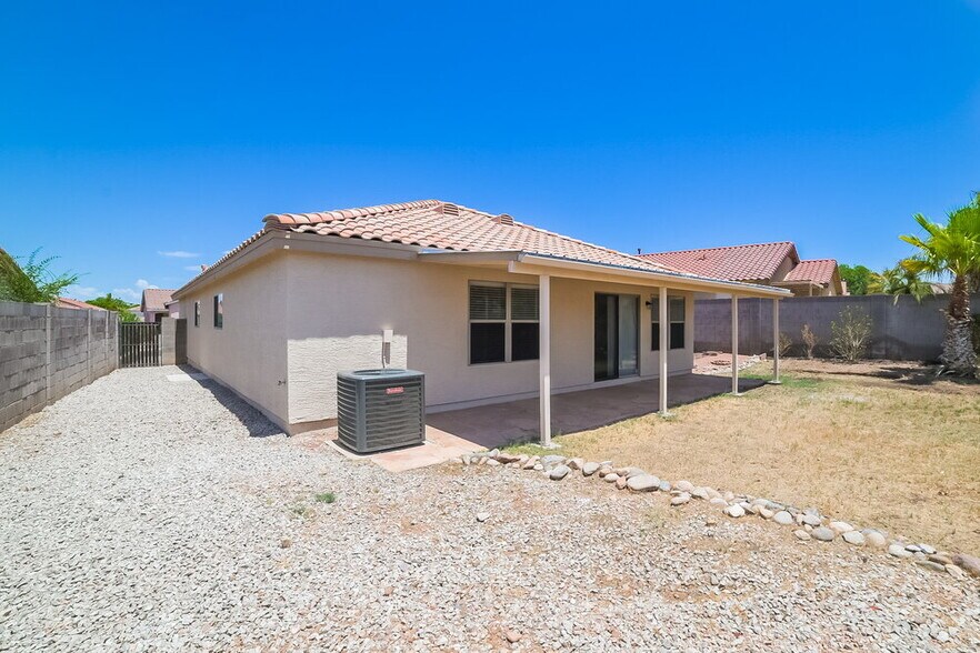 Building Photo - 10529 W Foothill Dr