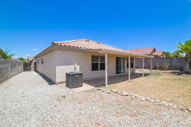 Building Photo - 10529 W Foothill Dr