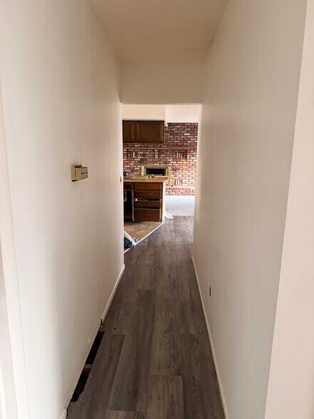 Building Photo - 1 Sylvan Spring Dr