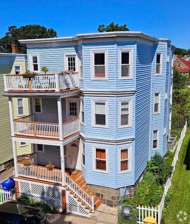 Building Photo - 29 W Tremlett St