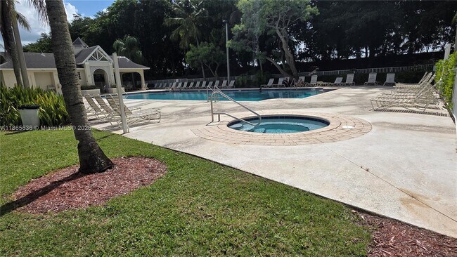 Building Photo - 8066 Sanibel Dr