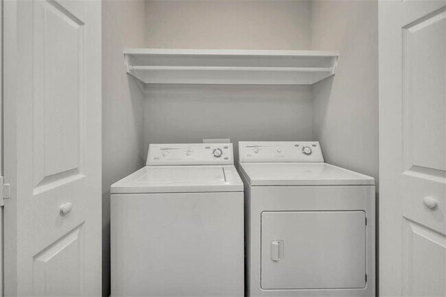 Building Photo - 200 Salt Air Dr
