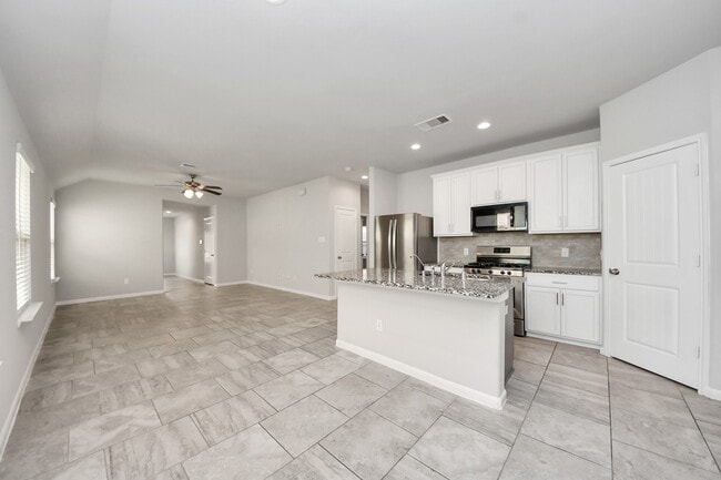 Building Photo - 1615 S City Oaks Ln