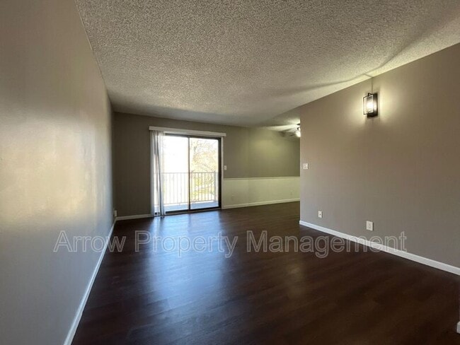 Building Photo - 3405 Holdrege St