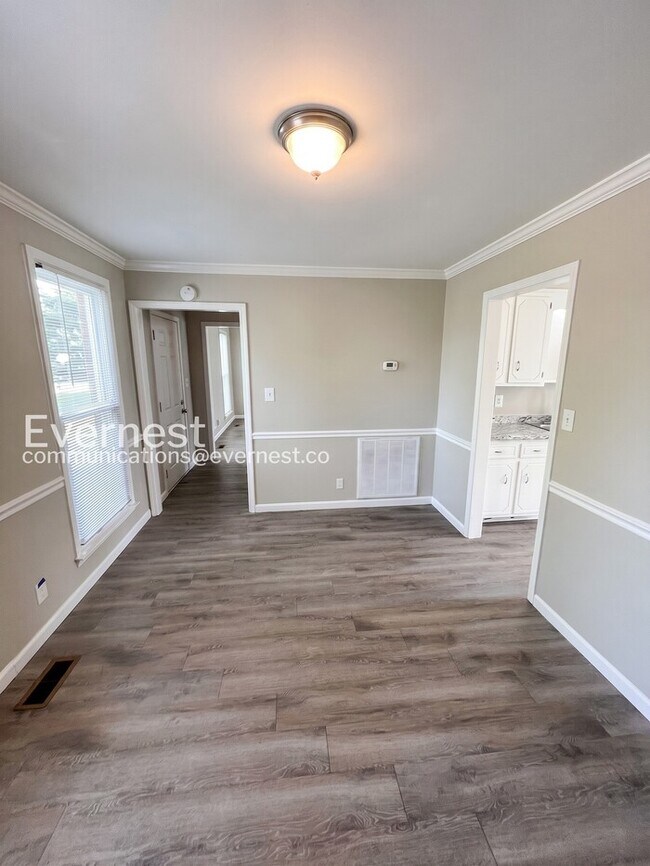 Building Photo - 901 Cimarron Ct