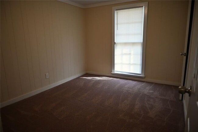 Building Photo - 6363 Melrose St