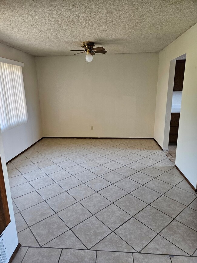Dining - 1130 S Walnut St
