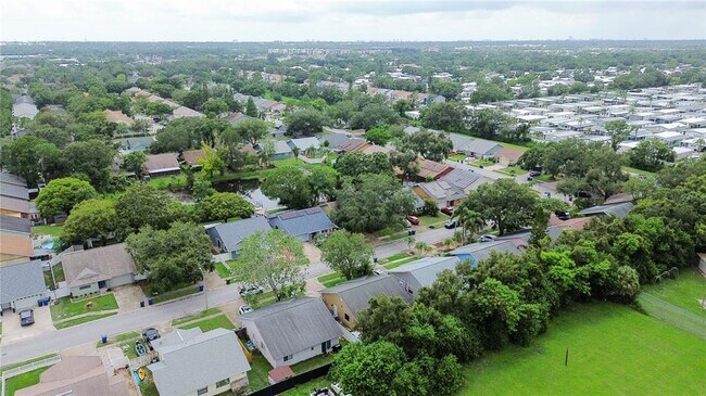 Building Photo - 1713 Whispering Dr E