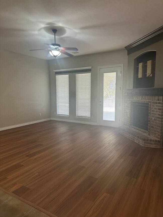 Building Photo - Home in Gated Community also In Deer Creek Schools