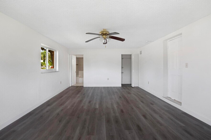 Building Photo - 585 NW 182nd Ter