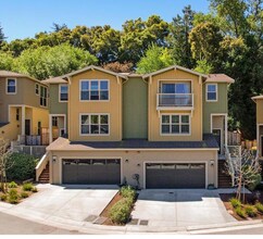 Building Photo - Desirable Scotts Valley Home!