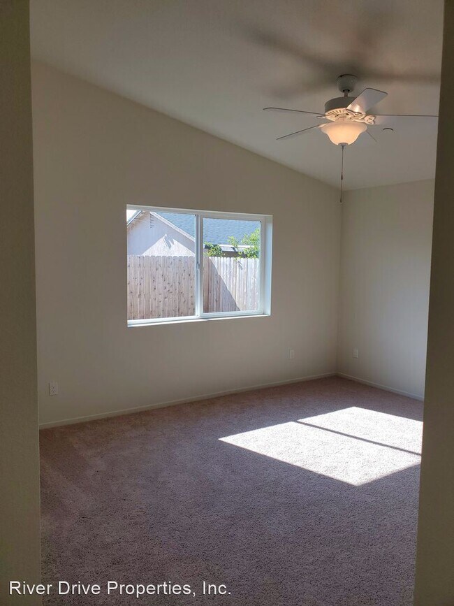 Building Photo - 3 br, 2 bath House - 224 Rhianon Ct