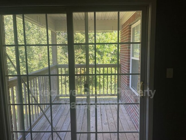 Building Photo - 115 Kenilworth Ct