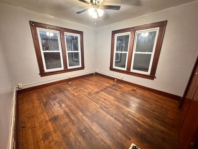 Building Photo - 412 Taylor Ave