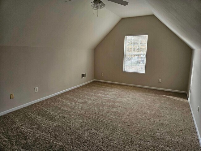 Building Photo - Troutman Area - 3 BR / 2 BA + Bonus Room & Garage