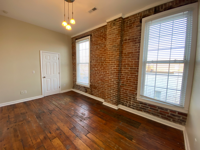Building Photo - 2514 College Ave