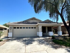Building Photo - Warm, Inviting 3 Bed / 2bath Home in Canyon Trails with new updated and Flooring!!!