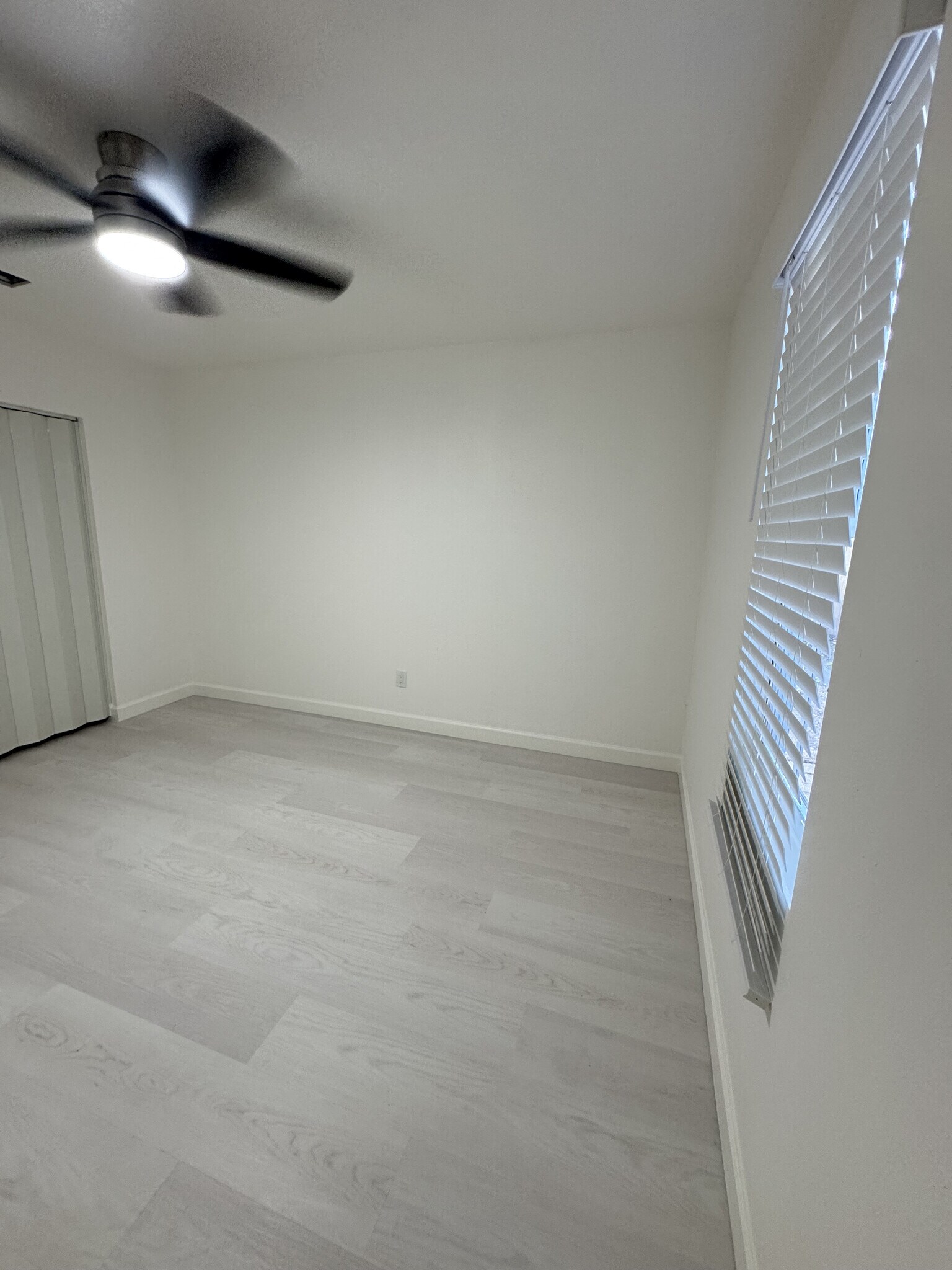 Building Photo - 909 36th St