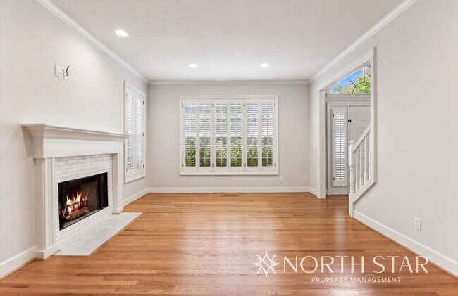 Building Photo - Beautiful Home Near Westlake Park