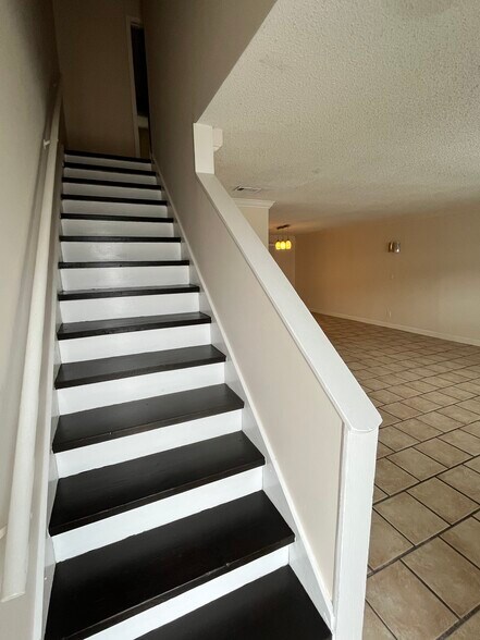 Building Photo - 695 A1A North