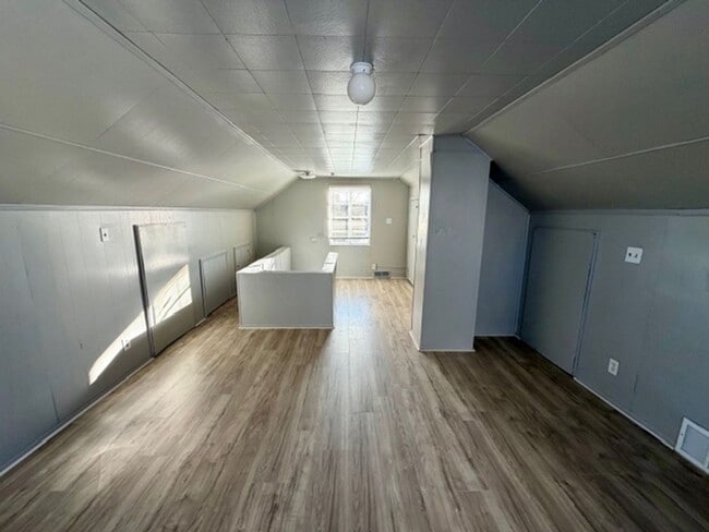 Building Photo - For Lease: Totally Updated 3 Bedroom 1 Bath Welcome Section 8 Call 313-429-3244 KPM Detroit