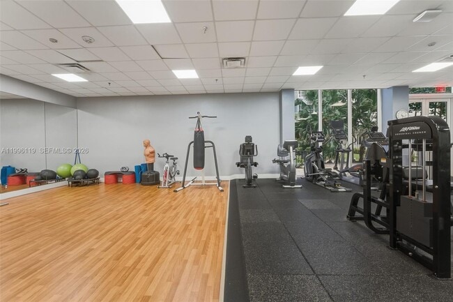 Building Photo - 2030 S Ocean Dr