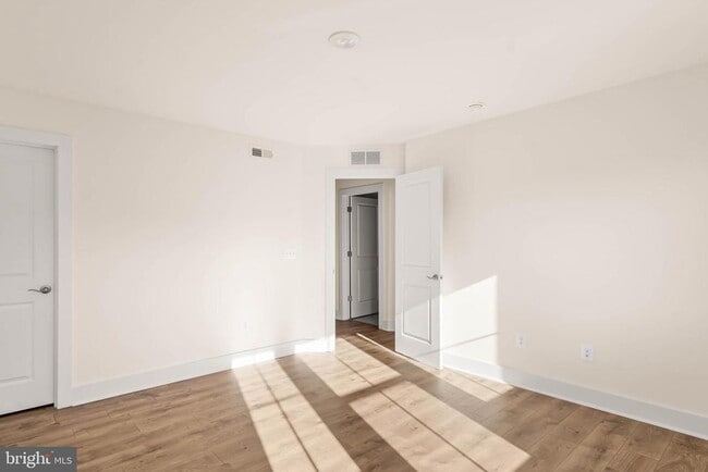 Building Photo - 383 Scranton Ln