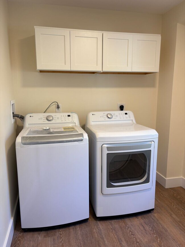 Building Photo - LUXURY 2BR Lenox, ALL Utilities included!