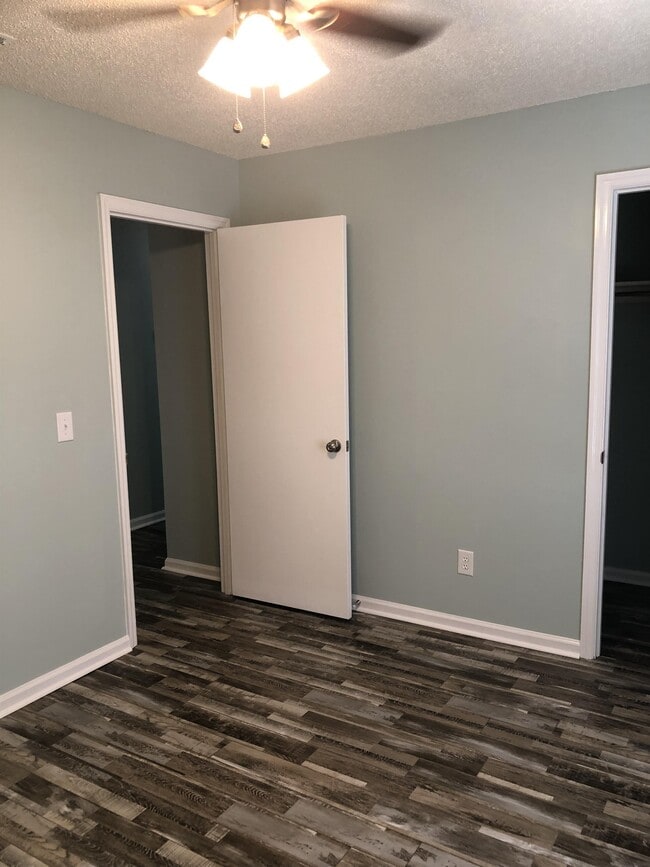 Building Photo - 663 Windward Dr