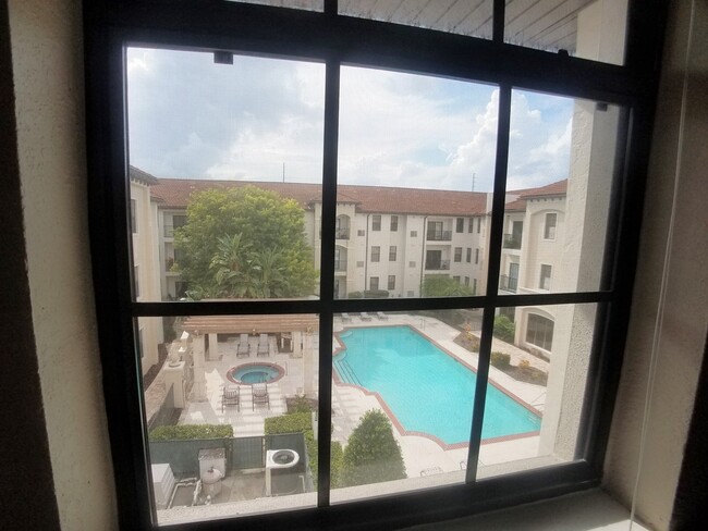 Building Photo - Beautiful 3/2 Pool View Condo  x Rent @ Th...