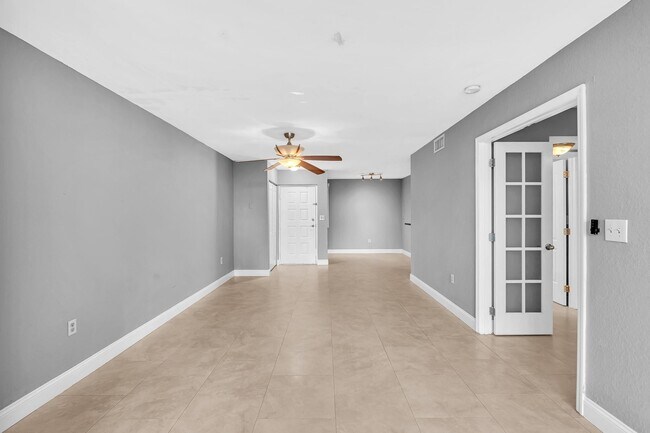 Building Photo - 2820 N Oakland Forest Dr