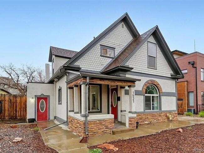 Building Photo - Updated Historic 5BR Near Downtown Denver & Light Rail! June Move-in Special!