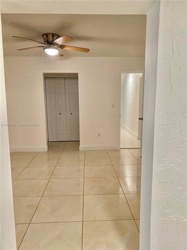 Building Photo - 12 Andros Rd