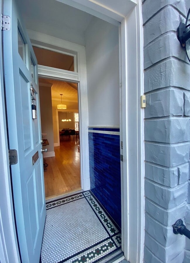 Building Photo - SPACIOUS 3 BED BROWNSTONE with PARKING, YARD and 2 DECKS!