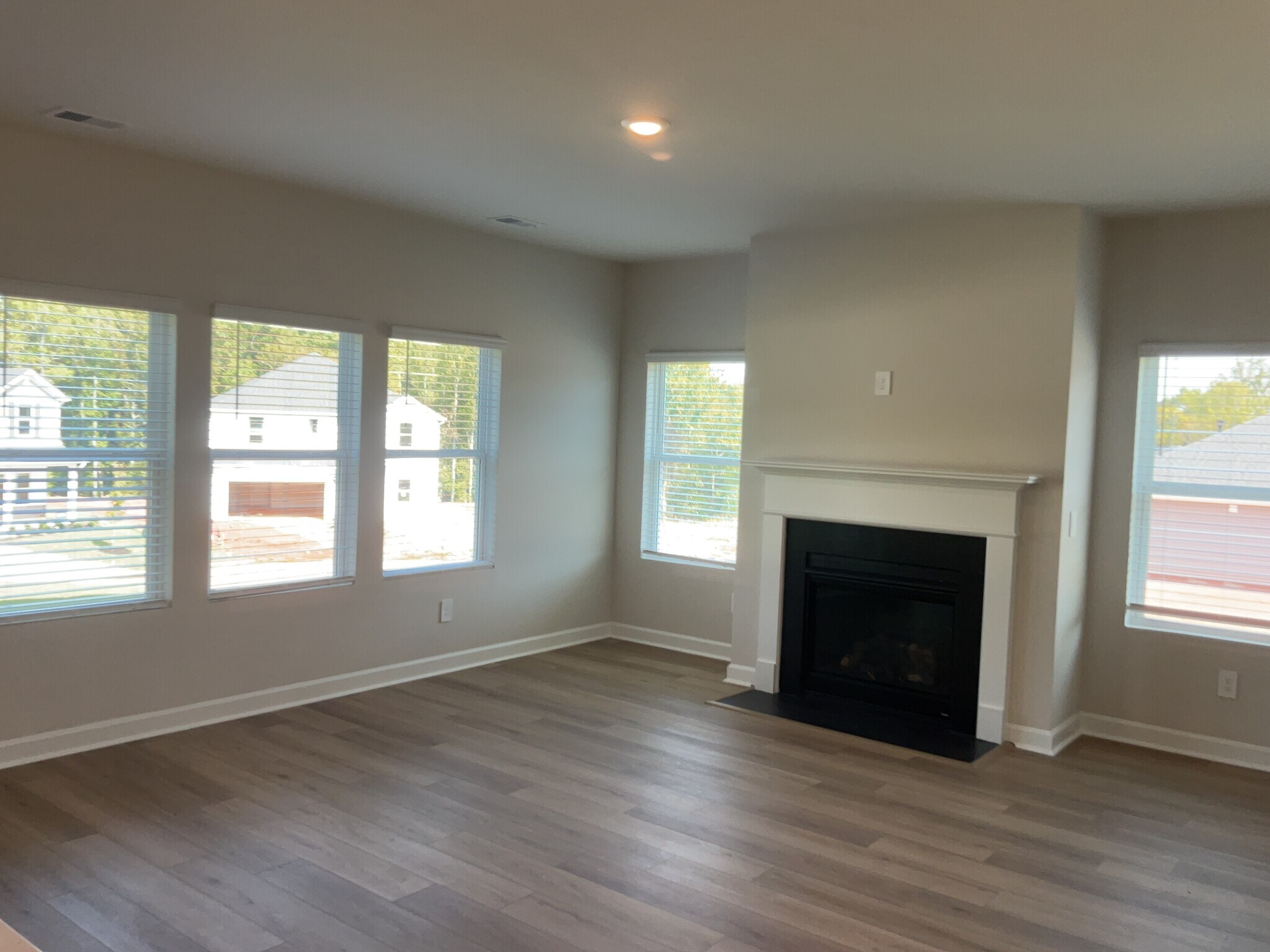 Building Photo - 307 Granby Trl