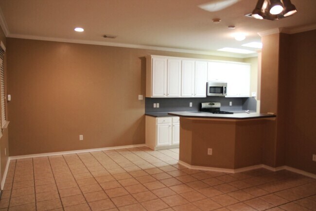 Building Photo - 142 N Camellia Grove Cir