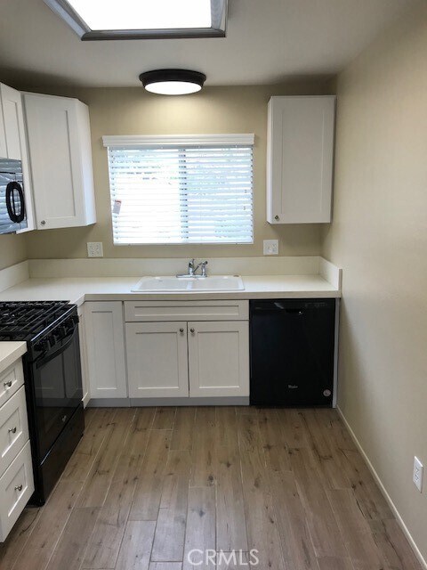 Building Photo - 4261 Cedar Dr