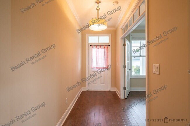 Building Photo - 121 Champions Village Dr